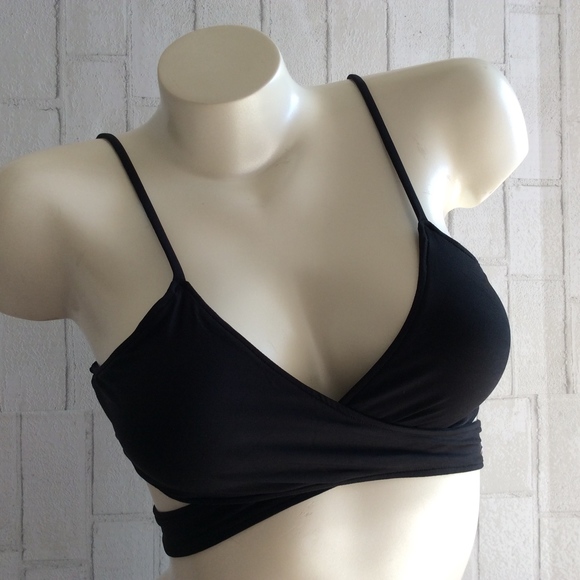 L*Space Swimwear CHLOE Wrap Bikini Top in Classic Black Timeless Wardrobe Staple - Picture 13 of 16